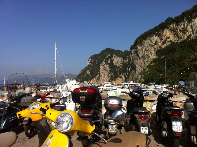 Essential tips for driving a scooter in Capri